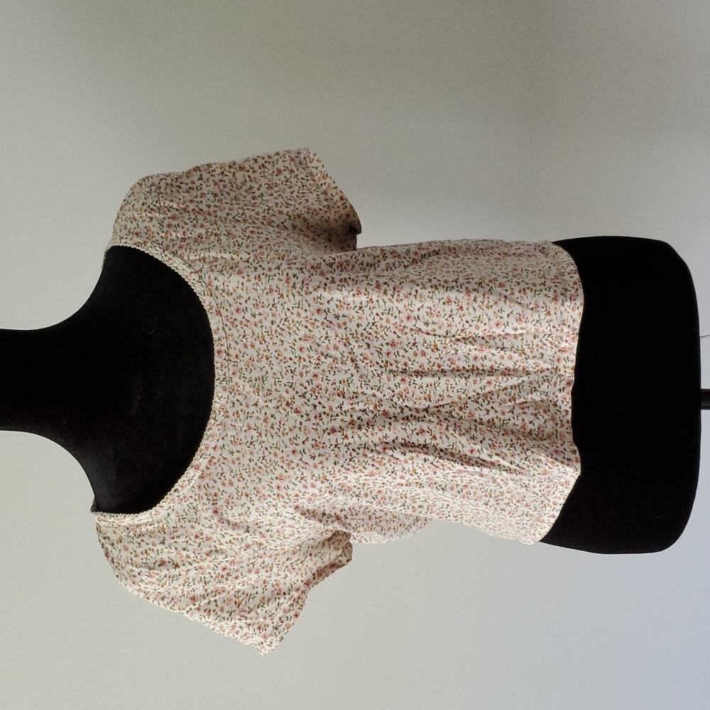 American Eagle floral crop tee juniors large